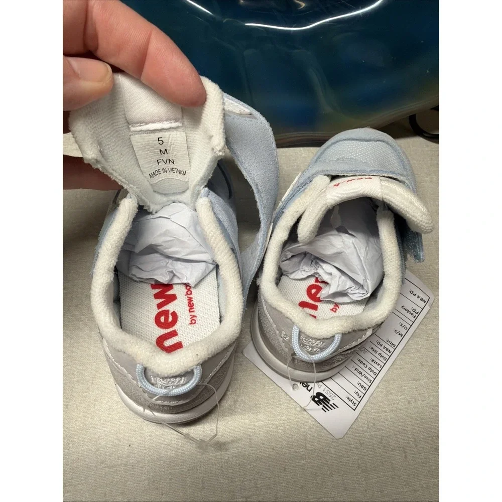 New Balance product pair